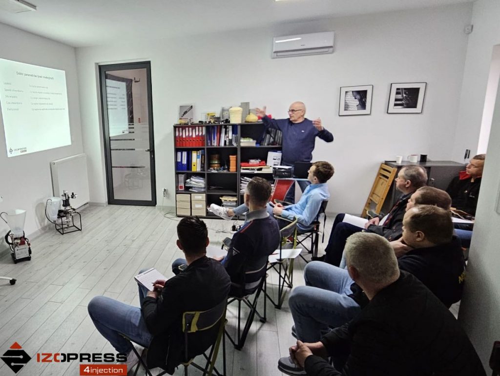 Izoservice-izopress-szkolenie-pompa-desoi